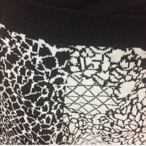 SALE
 Banana Republic Circle Pattern Skirt A86 - Picture 4 of 6